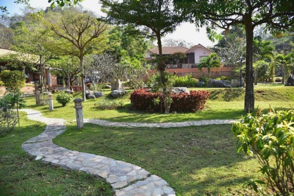 Dusit Talai Resort Mu Si Exterior foto